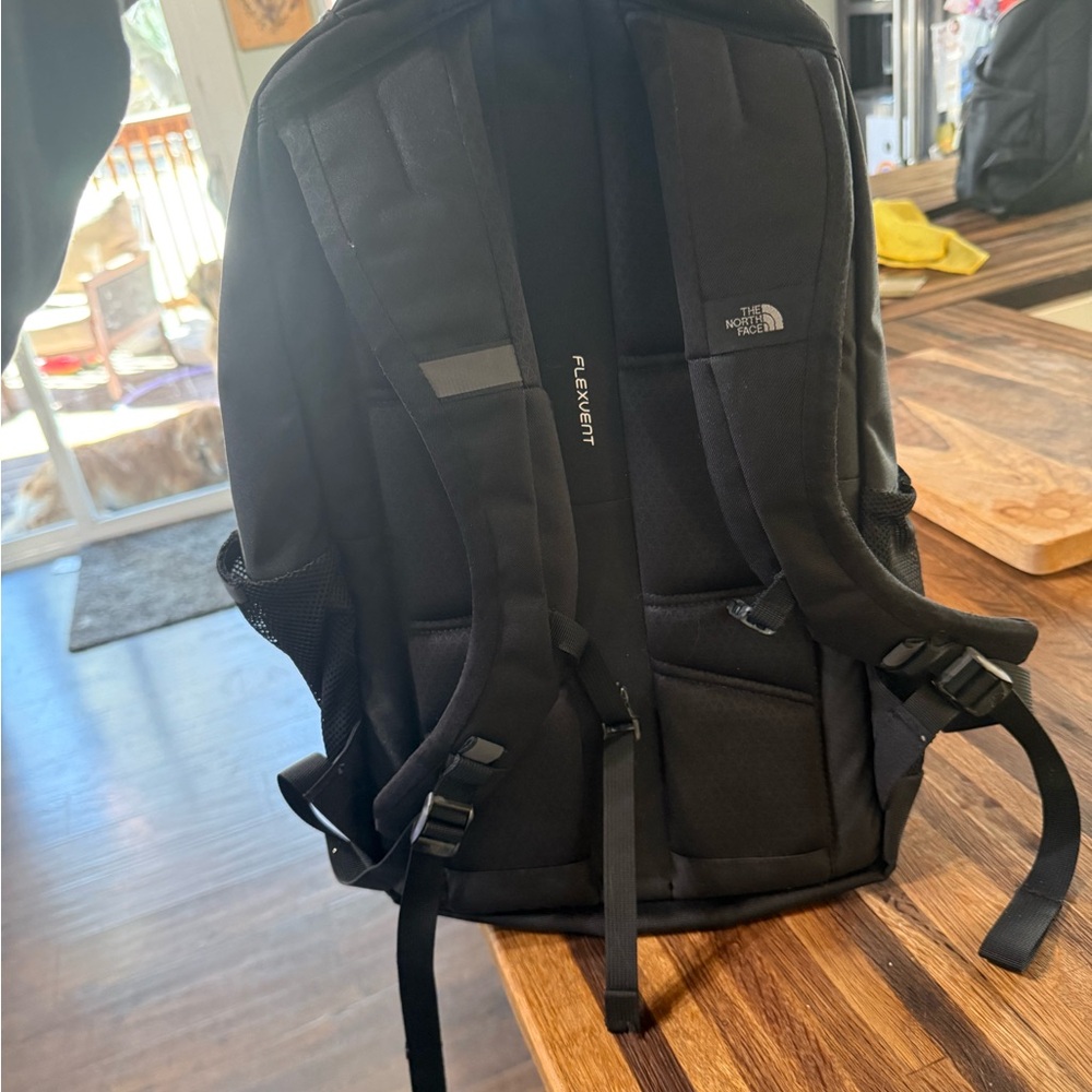 North face women’s jester backpack - Picture 3 of 7